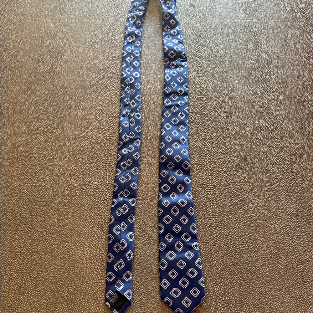 Elegant Navy Diamond Patterned Men's Tie